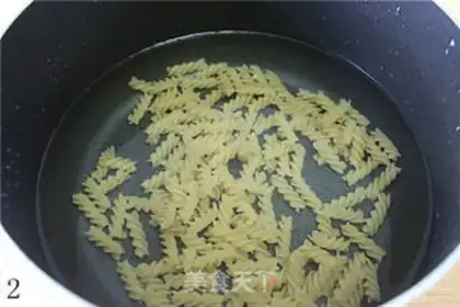 Make Shrimp coconut pasta step 1