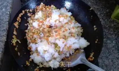 Make Beef pelt egg fried rice step 10