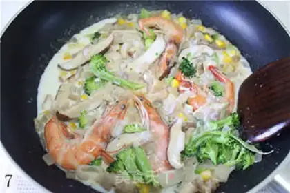 Make Shrimp coconut pasta step 6