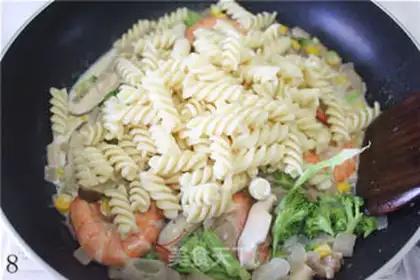 Make Shrimp coconut pasta step 7