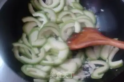 Make Garlic chili step 3