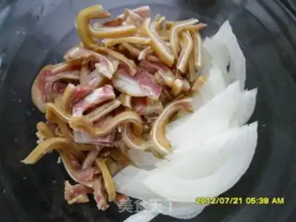 Make ♪ And cold pig ears ♪ step 1