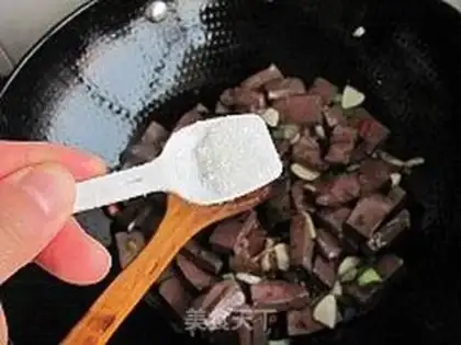 Make Pepper fried duck blood step 5