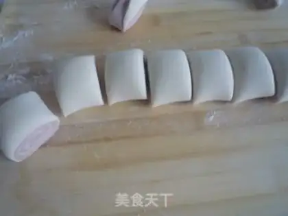 Make Potato-coloured buns step 8
