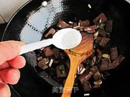 Make Pepper fried duck blood step 7