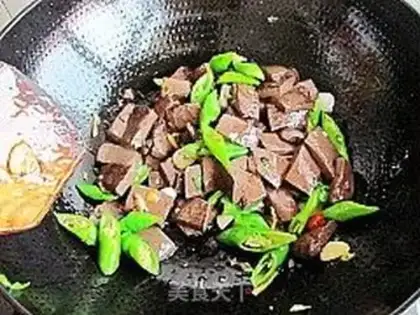 Make Pepper fried duck blood step 10