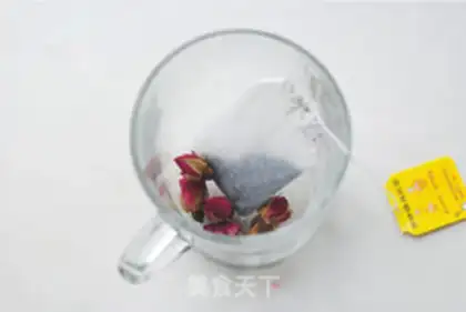Make Rose milk tea step 1