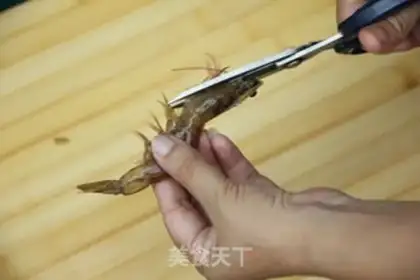 Make Homemade shrimp dry step 1