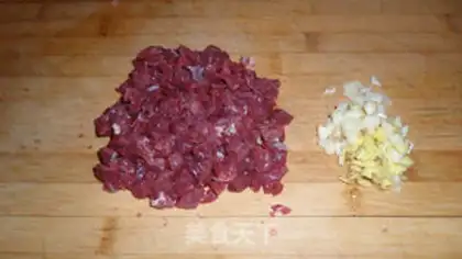 Make Beef bean spicy sauce step 1