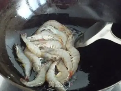 Make Tomato shrimp step 1