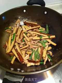 Make Pepper fried eggs step 5