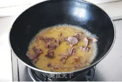 Make Sour soup needle, fat cow step 7