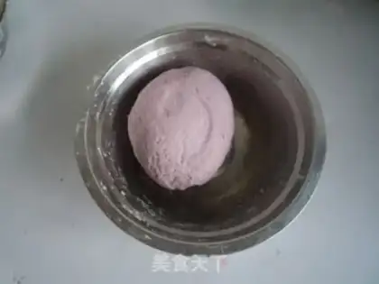 Make Potato-coloured buns step 0