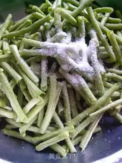 Make ♪ ♪ The beans and the veal ♪ step 1