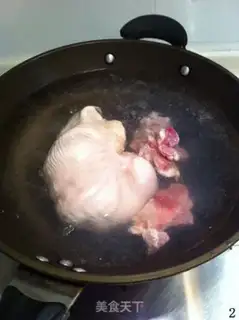 Make Lotus pig belly soup step 1