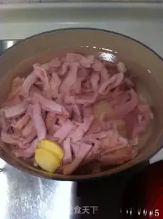 Make Lotus pig belly soup step 4