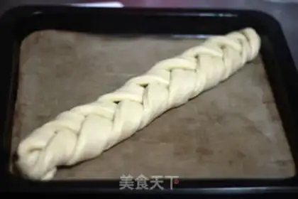 Make caterpillar bread step 3
