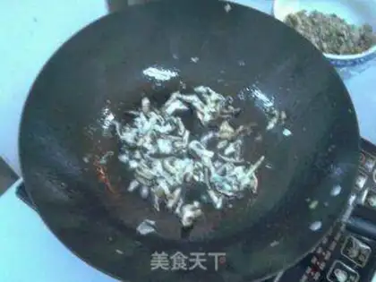 Make Scrambled mushroom fried rice step 4