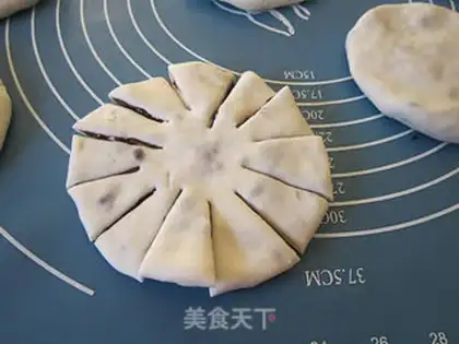 Make Soccer bean cake step 4