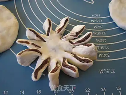 Make Soccer bean cake step 5