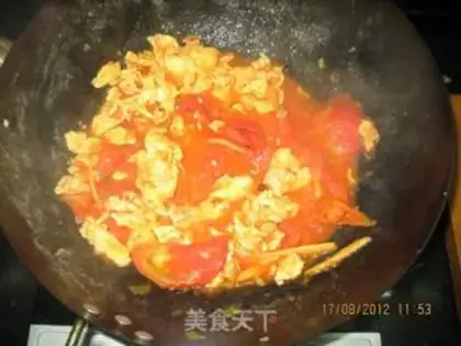 Make Tomato fried eggs step 6