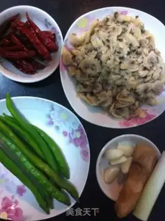 Make Spicy clams step 1