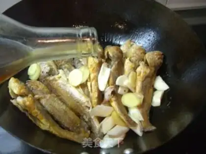 Make Dry-burned yellow fish step 9