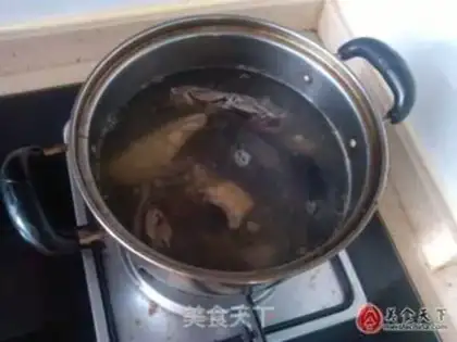 Make Tonic chicken soup step 1