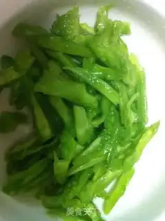 Make Silverfish, bitter melon step 1