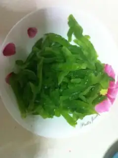 Make Silverfish, bitter melon step 2