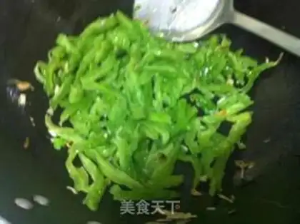 Make Silverfish, bitter melon step 4