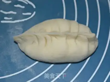 Make Bean-fruit buns step 9