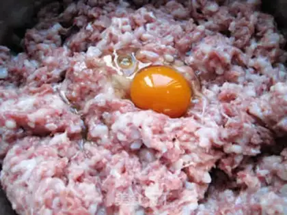 Make Lotus meatballs step 1