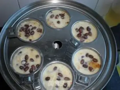 Make Red bean chocolate cake step 8