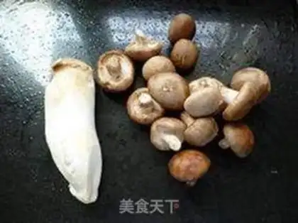 Make Clear the mushrooms step 0