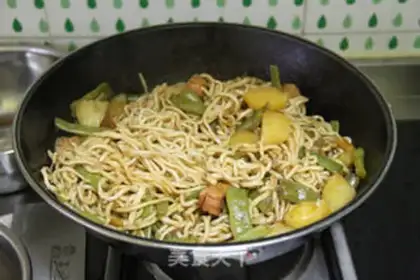 Make Inner Mongolia noodles step 6