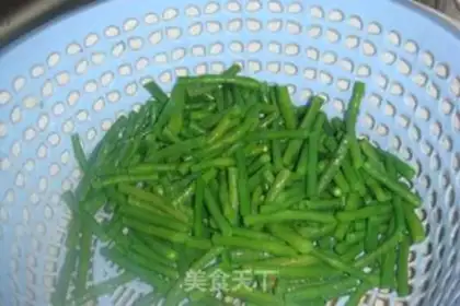 Make Garlic beans step 1