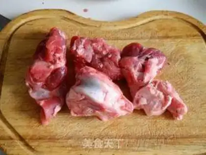 Make The chicken crumbs of the apricot step 1