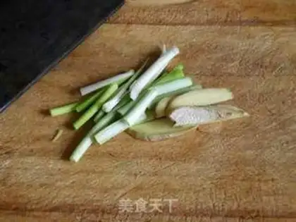 Make The chicken crumbs of the apricot step 3