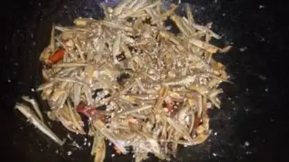 Make Spicy little fish step 4