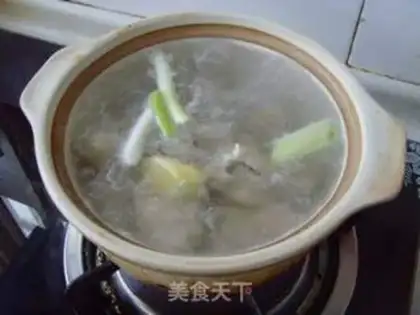 Make Peanut pig hoof soup step 3