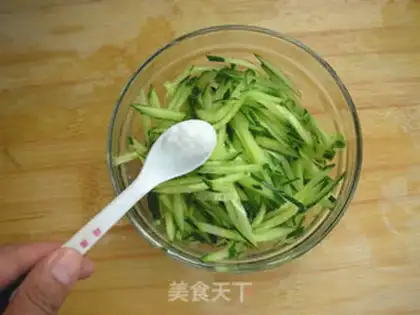 Make Frozen needle mushrooms step 1