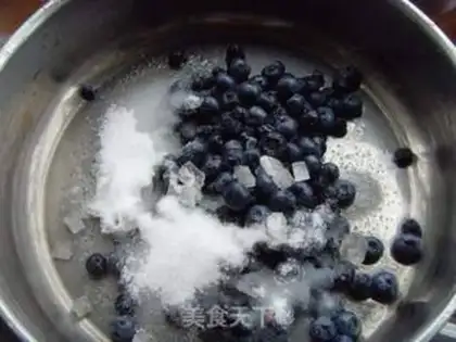 Make Homemade blueberry jam step 1