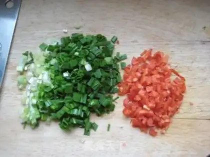 Make Onion meat pizza step 2