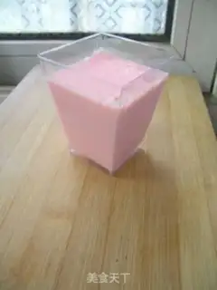 Make Strawberry cartoon pudding step 6