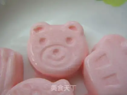 Make Strawberry cartoon pudding step 7