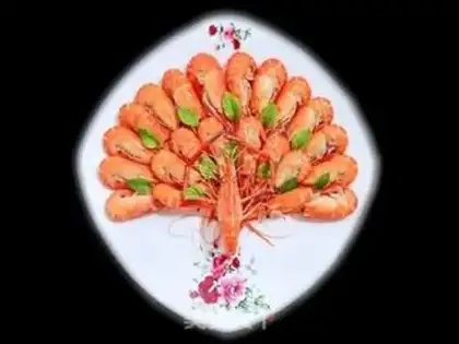 Make Peacock sculpted shrimp step 7
