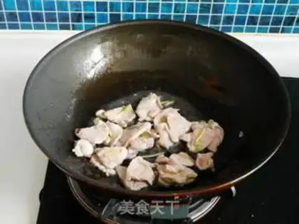 Make Fried egg pepper fried meat step 5