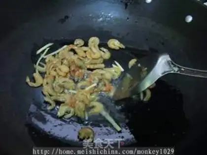 Make Pumpkin rice fan step 4