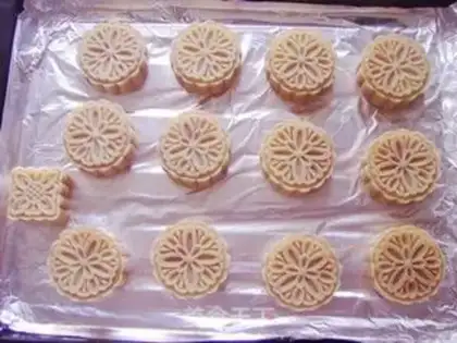 Make White Lotus broad moon cake step 9